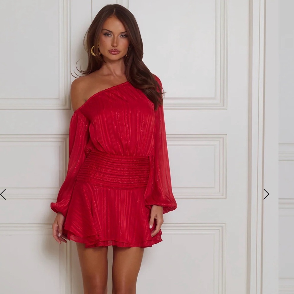 Off Shoulder
Mini Dress Red